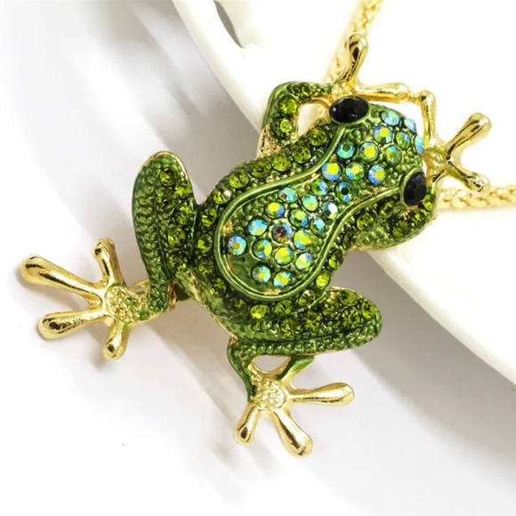 Gorgeous Frog Necklace - Picture 2 of 4